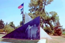 Vietnam War Memorial in the Park (2001)