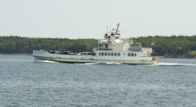 Ferry de l'État du Maine dans la baie de Penobscot (2004)