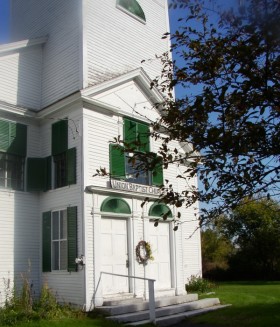 Old Union Meetinghouse (Union Baptist Church) in Farmington Falls (2004)