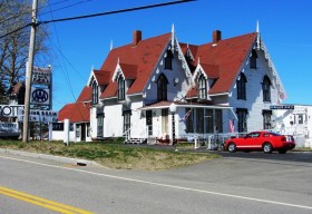 Henrietta Brewer House, now Redclyffe Motel (2013)