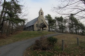 St. Peter's By-The-Sea Episcopal Church on the Shore Road in York (2013)