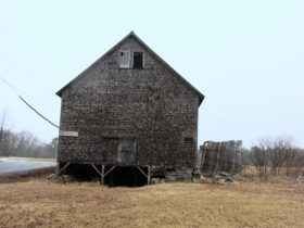 Old Barn with remains of a Silo at the DRA Heritage Center on the Belvedere Road (2014)