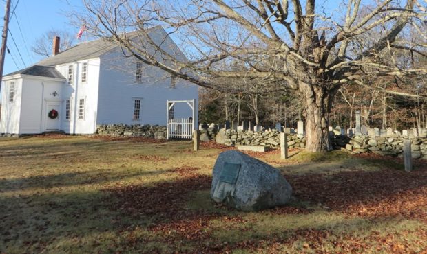 Harpswell Town House and Cemetery (2014)