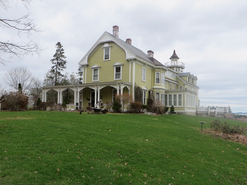 Albert V. Nickels House, now A. V. Nickels Inn, on south side of East Main Street, U.S. Route 1, in Searsport (2015)