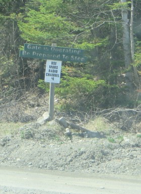 "Gate Operating" sign on the American Realty Road (2015)