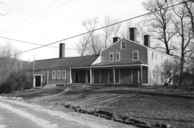 Valley Lodge (1977)