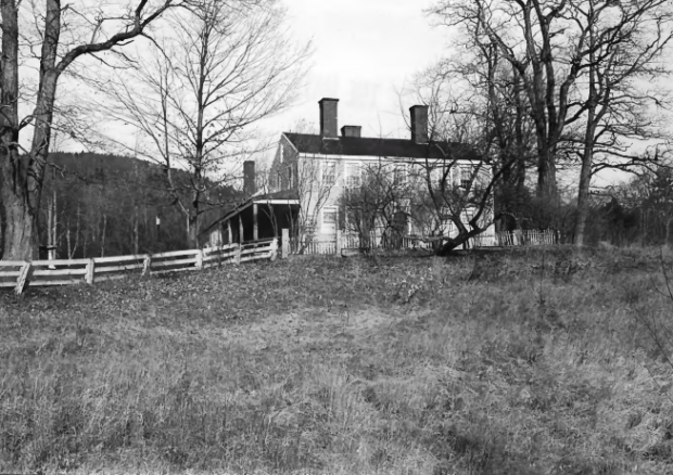 Valley Lodge (1977)