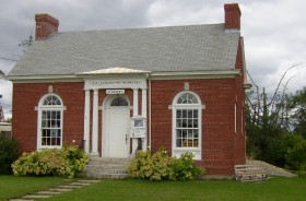 Gallison Memorial Library (2004)