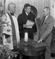 Governor Cross taking the oath of office (courtesy Maine State Archives)