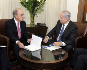 Mitchell and Israeli Prime Minister Netanyahu, October 2010